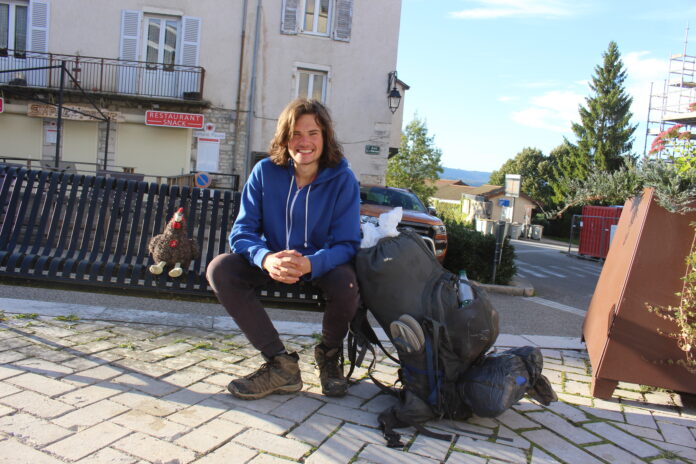 Thibaut, sa masquotte, et son sac (20 kg)