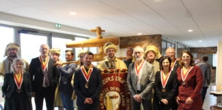 Louhans. Confrérie des Poulardiers de Bresse : 6 Jurassiens intronisés poulardiers de bresse vin jaune jura