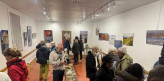 Rainans. Les bidons de lait et la terre cuite se sont invités au Café Décintré Café Décintré Rainans