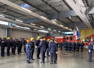 hommage aux pompiers de Dole