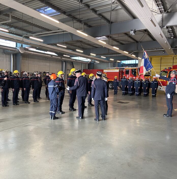 hommage aux pompiers de Dole