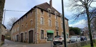 Arbois. Des voix discordantes sur la maison Molliet maison molliet arbois achat ccaps