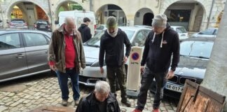 Lons-le-Saunier. Percée du Vin Jaune : Les vignerons sont de corvées Préparation Percée Vin Jaune