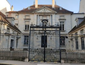 Banque de France Besançon021-02-19-16.40.52-300x231