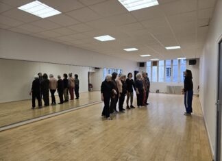 Poligny. Les aînés entrent en scène avec Mi-Scène atelier danse contemporaine Jura