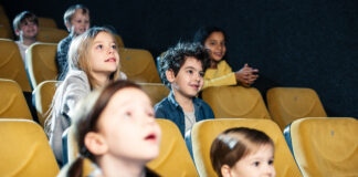 Avignon Spectacle Adolescent Association Mi Scène