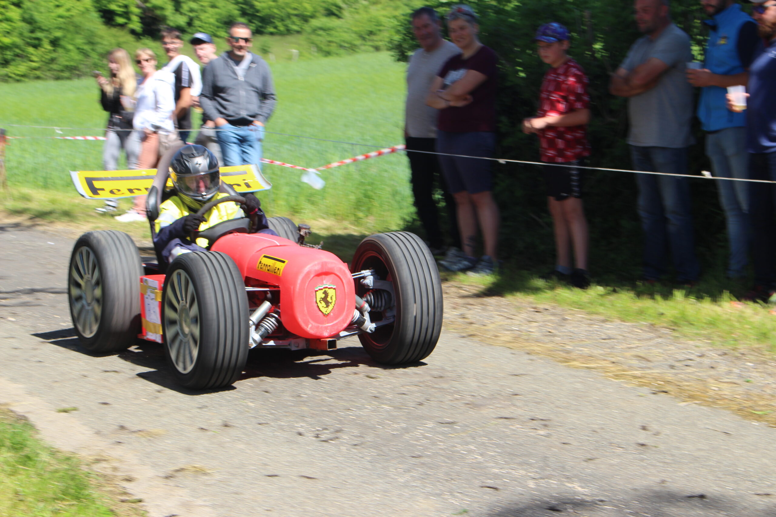 Caisse à savon type Formule 1 dénommée Grand Prix lors de la descente Vosbles-Valfin.