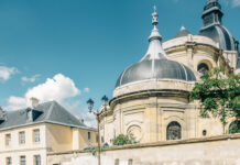 Saint-Claude. Un tour de France en 2CV pour briser le silence autour de Parkinson tour france 2cv parkinson