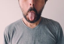 sur le bout de la langue