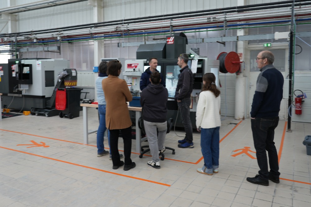 Salle de formation de l’école La Passerelle lors des portes ouvertes.