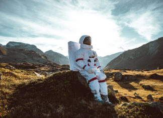 Rubrique. Grands mots, grands remèdes : Colosse aux pieds d’argile colosse aux pieds d’argile