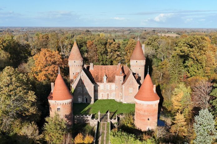 travaux rénovation château Montcony