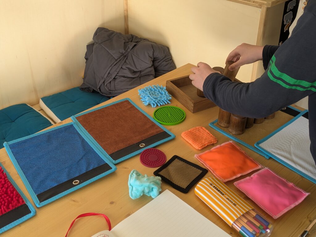 Espace de jeu sensoriel dans caravane ARA 39