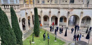 Dole. “Les Arts Vagabonds” investissent le cloître de l’Hôtel-Dieu Les Arts Vagabonds Dole