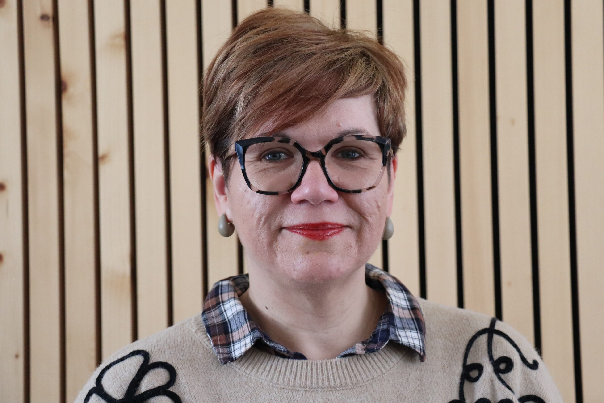 Portrait de Lauriane, fleuriste de la boutique Maison Armande.