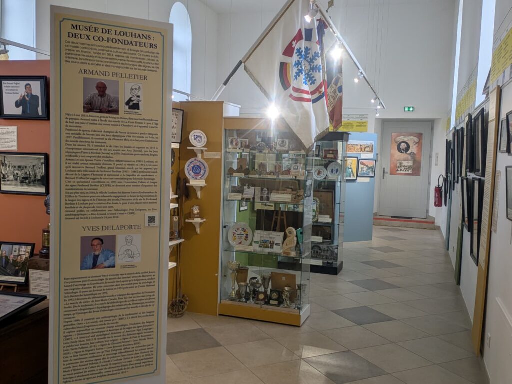Façade du musée des sourds à Louhans-Châteaurenaud
