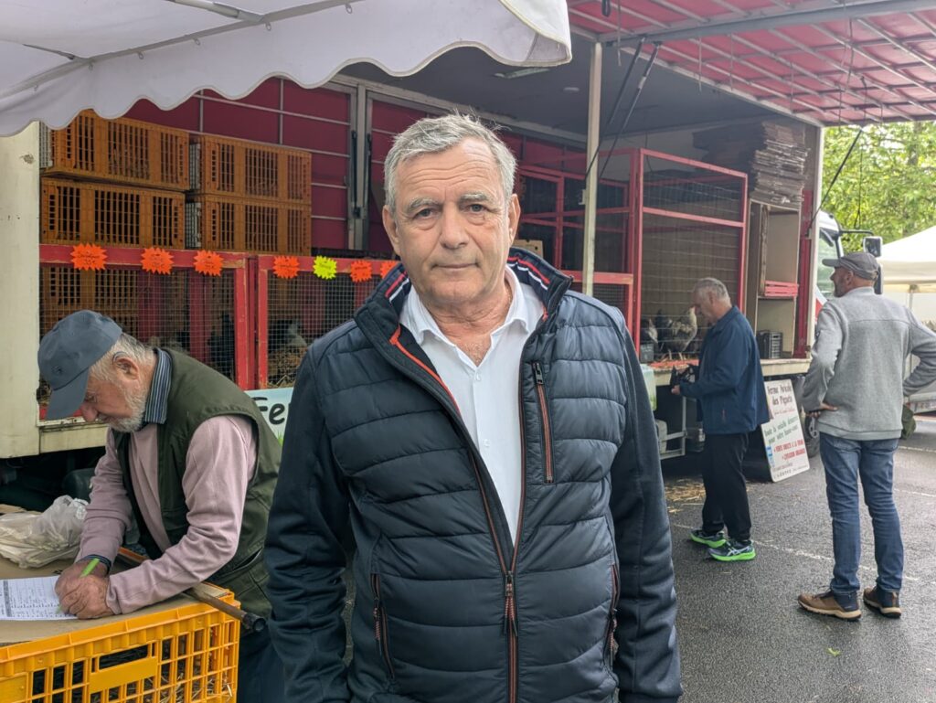 Le maire Frédéric Bouchet au marché de Louhans