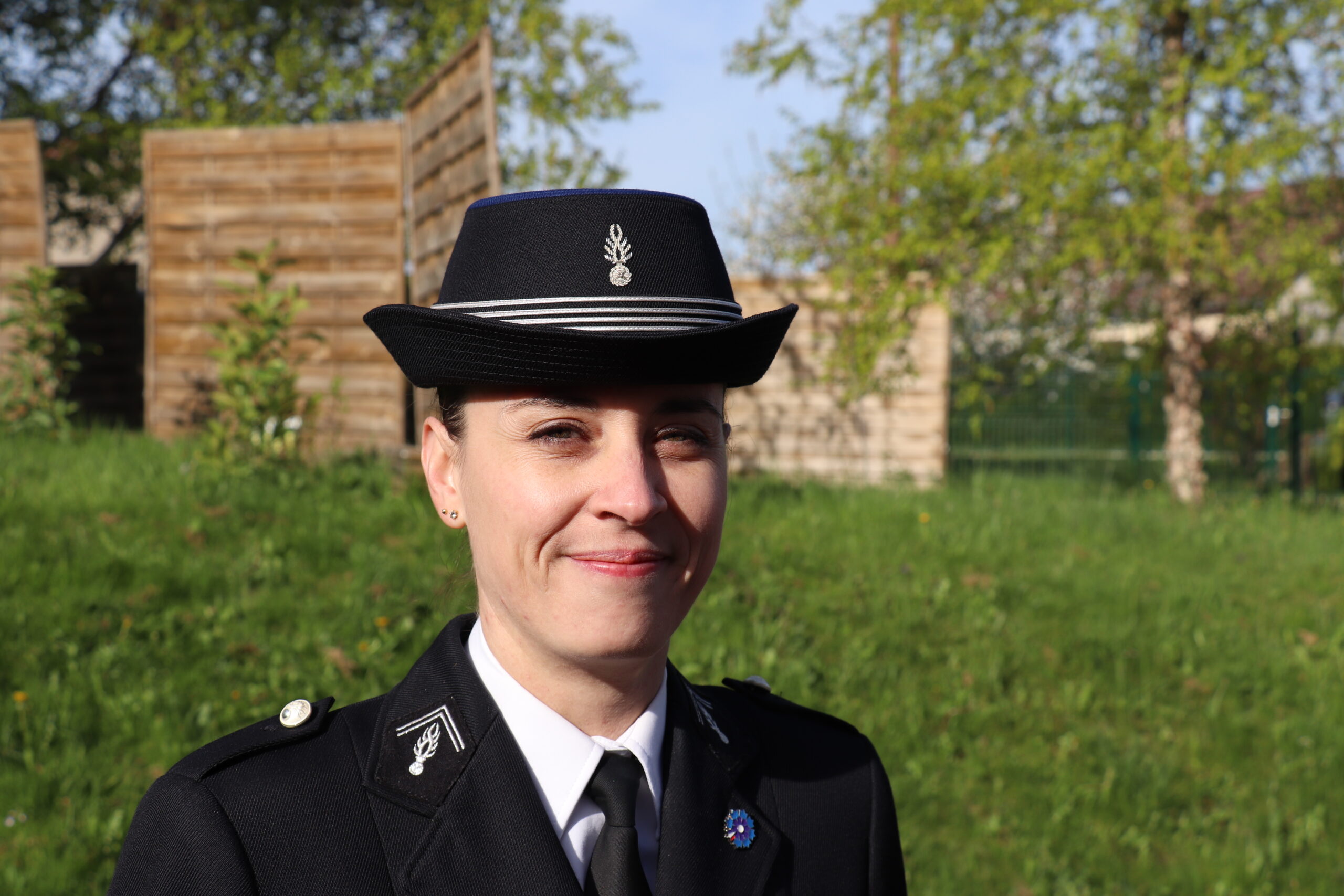 Commandante Flavie Escudier lors d’une inspection officielle