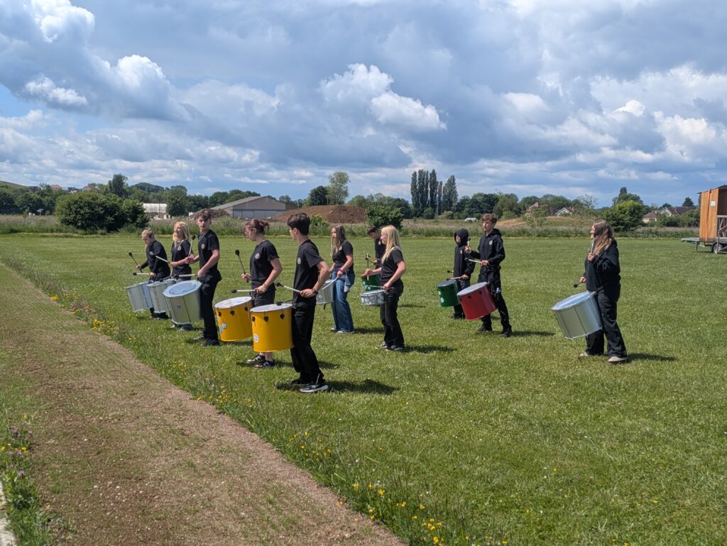 Fanfare animant le stade lors des finales de rugby