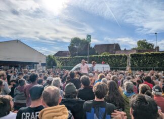 Arbois. Entre clown, balade musicale et expérience interactive, le festival de théâtre de rue a fait chauffer la commune Ça chauffe en Arbois
