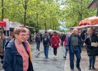 https://hebdo39.net/wp-content/uploads/2026/05/Foule-marche-1-scaled.jpeg