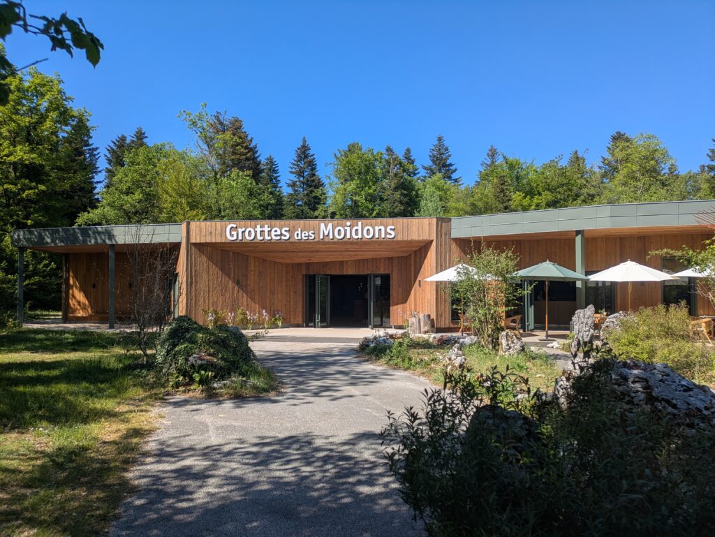 Nouveau bâtiment d’accueil des Grottes des Moidons