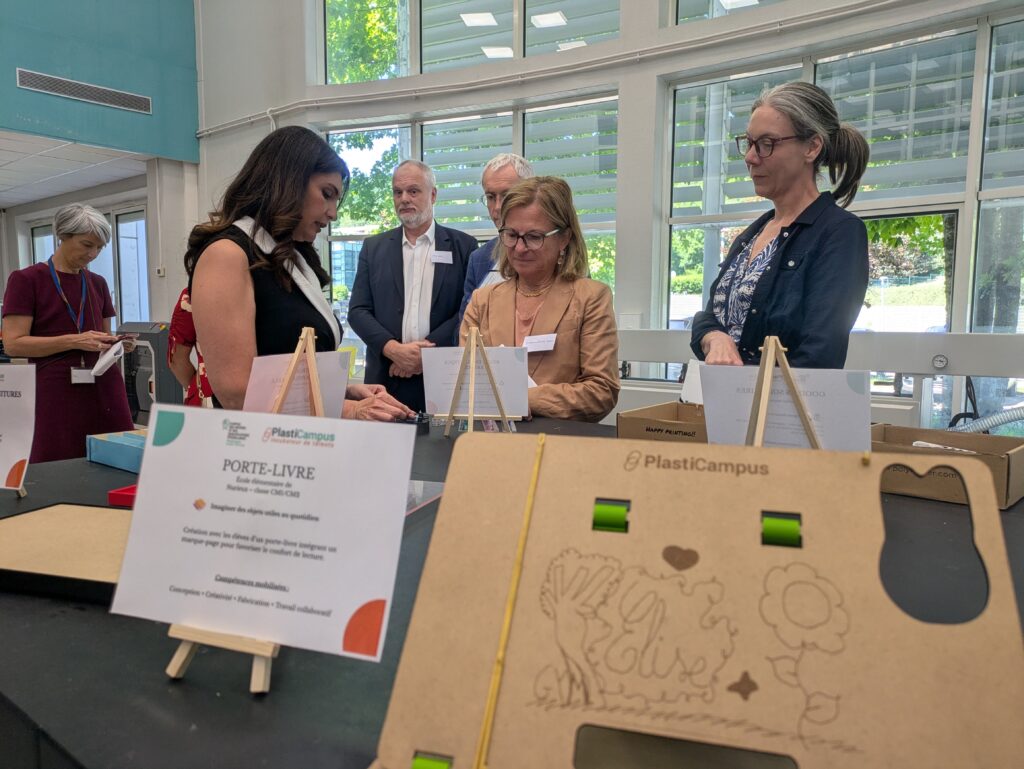 Visite des ateliers Plasticampus avec démonstrations de projets d’élèves