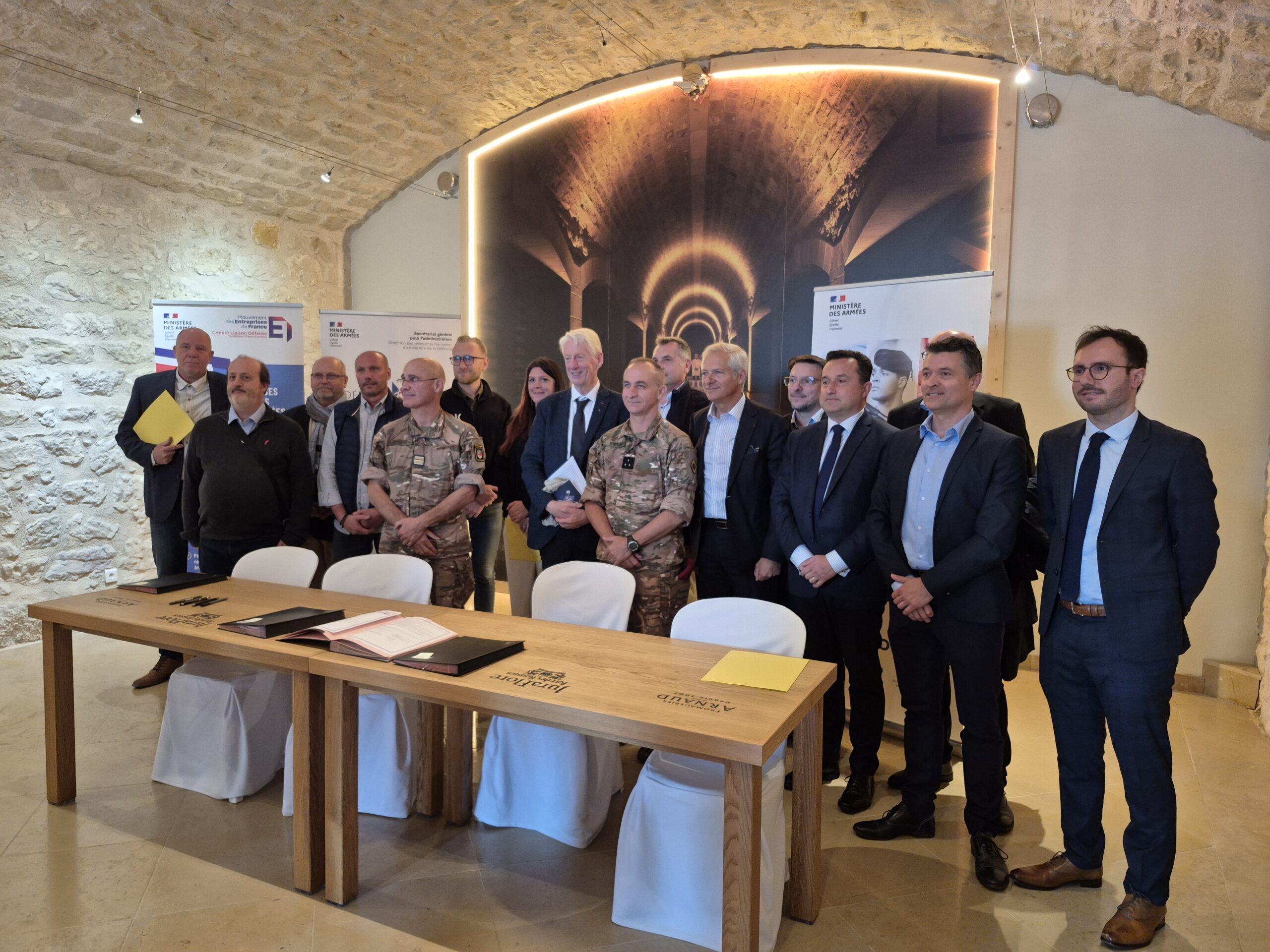 Signature des manifestes ProMilès au Fort des Rousses
