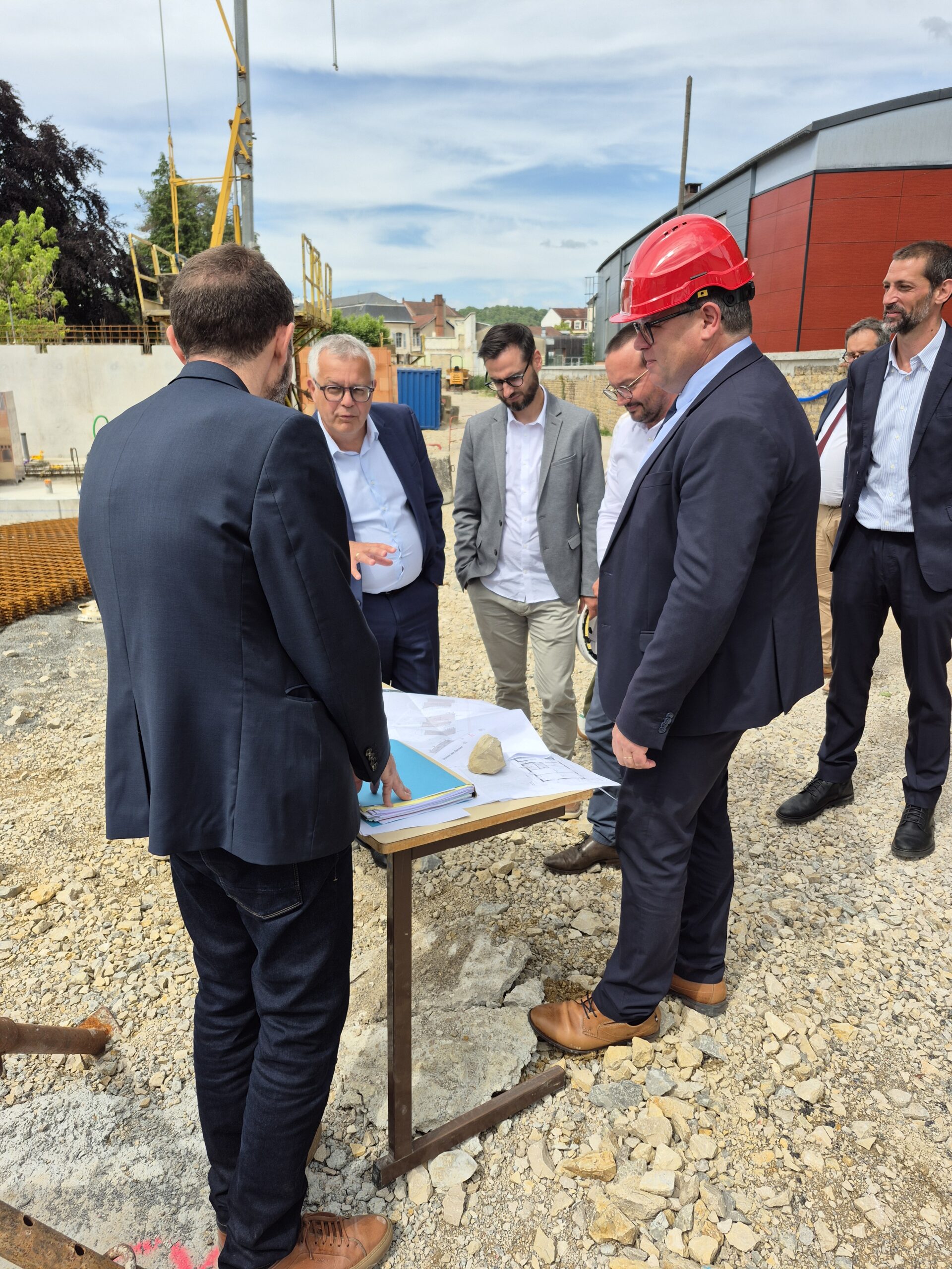 Chantier du village d’enfants en construction dans le Jura