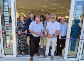 Lons-le-Saunier. Écouter Voir vise plus grand Écouter Voir Lons-le-Saunier