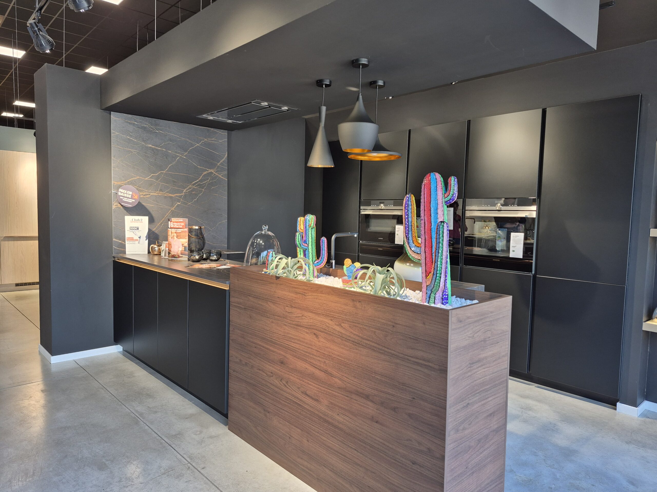 Magasin AvivA Lons-le-Saunier, showroom cuisines et aménagements