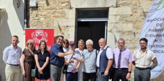 Lons-le-Saunier. Tour de l’horloge : Une salade, un sourire et un défi collectif Ouverture commerce Tour de l'Horloge Lons APEI