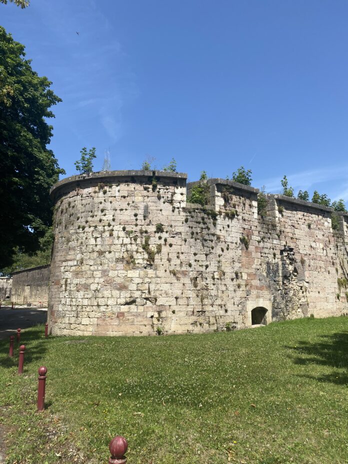 Restauration remparts château Louis XI Auxonne