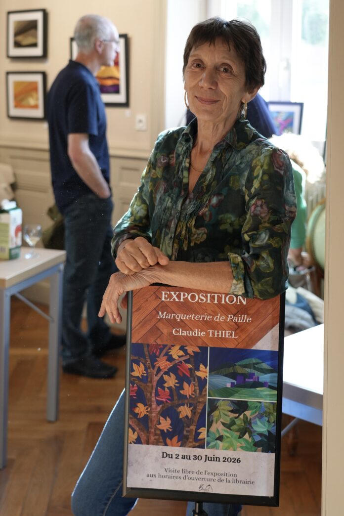 Claude Thiel à l'exposition marqueterie paille Oyonnax