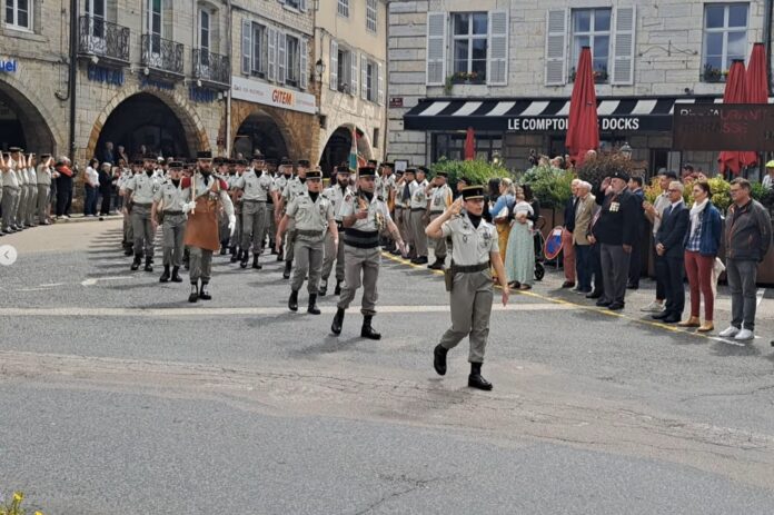 Marrainage armée commune défilé Arbois