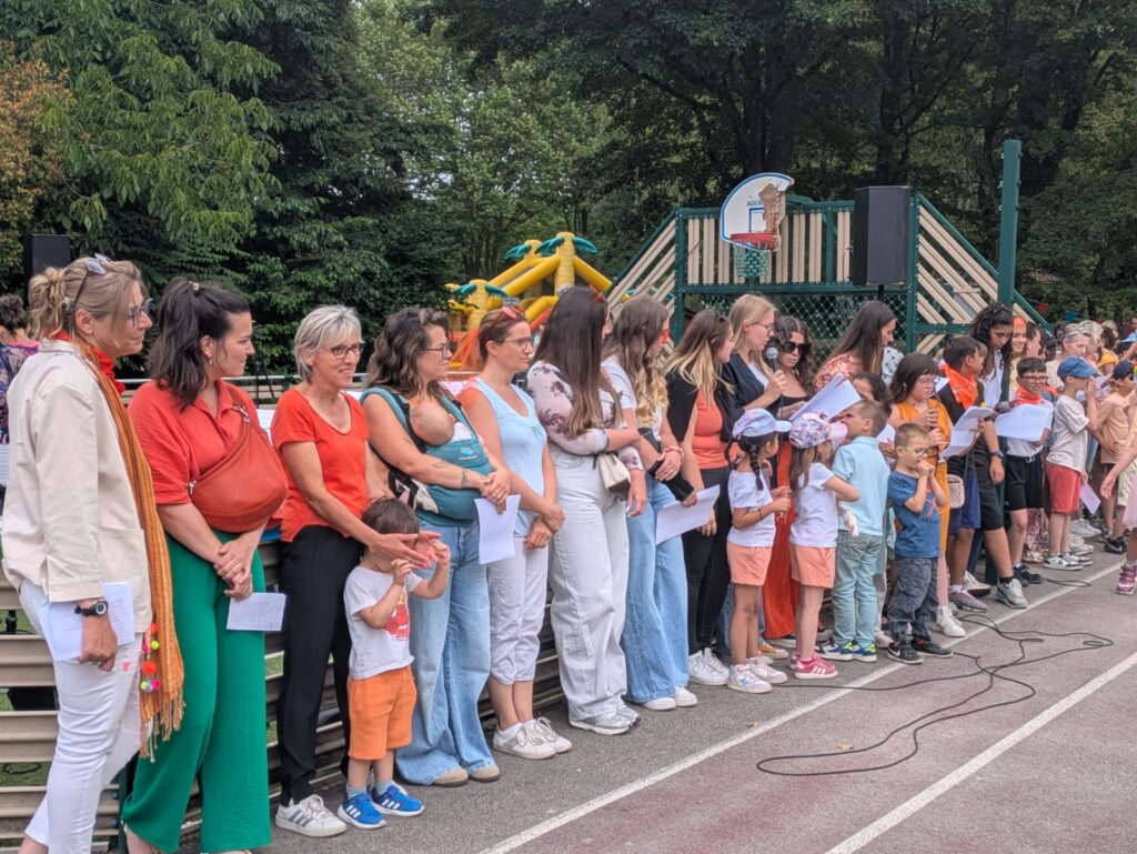 Performance de slam lors des 50 ans de la Grande Maison de l'enfance