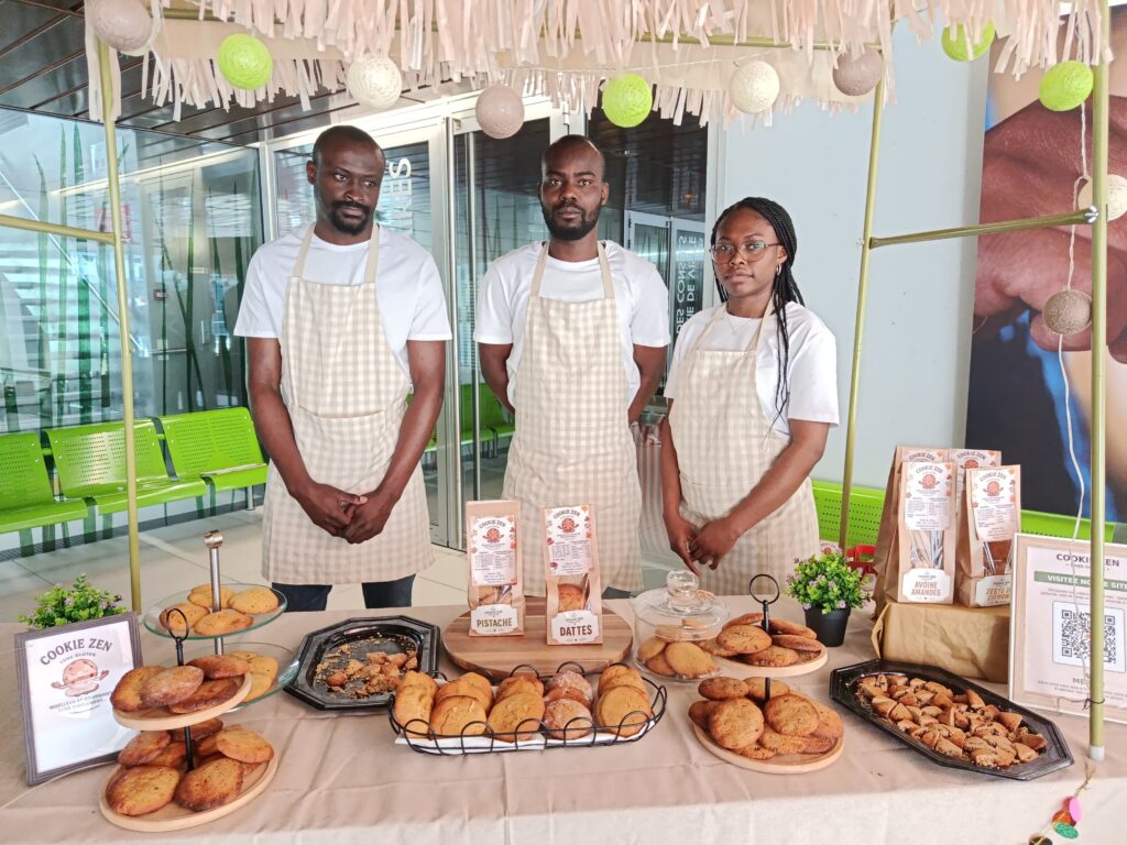 Assortiment de cookies sans gluten sur une assiette