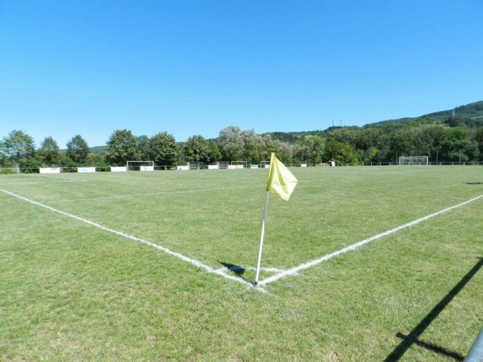 terrain football izernore
