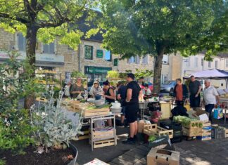 marché Chaussin été