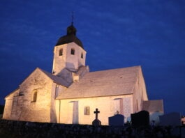 Petite Montagne. Une terre façonnée par les siècles et les hommes histoire Petite Montagne eglise de Saint Hymetière