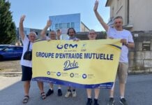 Dole. Une banderole pour vivre la fête du Tour Tour France Dole GEM