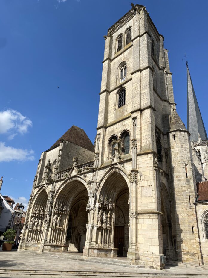 Église Notre-Dame Auxonne Auxonne Vierge Enfant sculpture