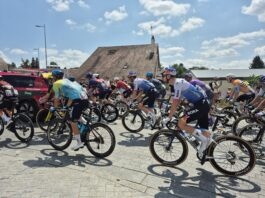 Dole. Revivez en images le départ de la 13e étape du Tour de France entre Dole et Belfort