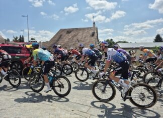 Dole. Revivez en images le départ de la 13e étape du Tour de France entre Dole et Belfort