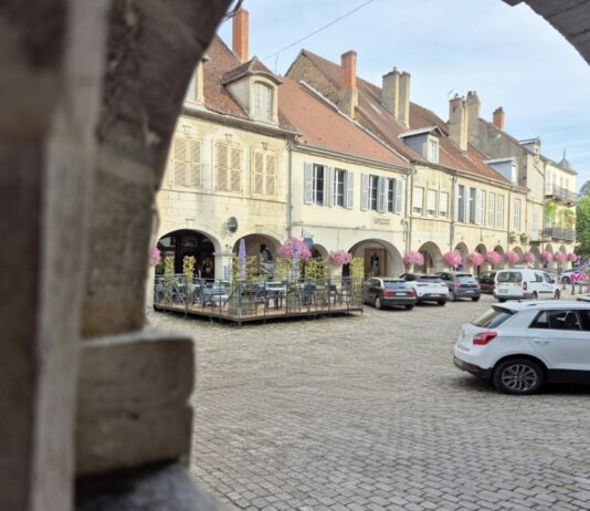 Série d’été (3/5) Les plus … du Jura : Lons-le-saunier, les plus anciennes arcades