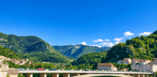 Villard-Saint-Sauveur. Les trois belvédères de Montbrillant, balcon sur le Haut-Jura