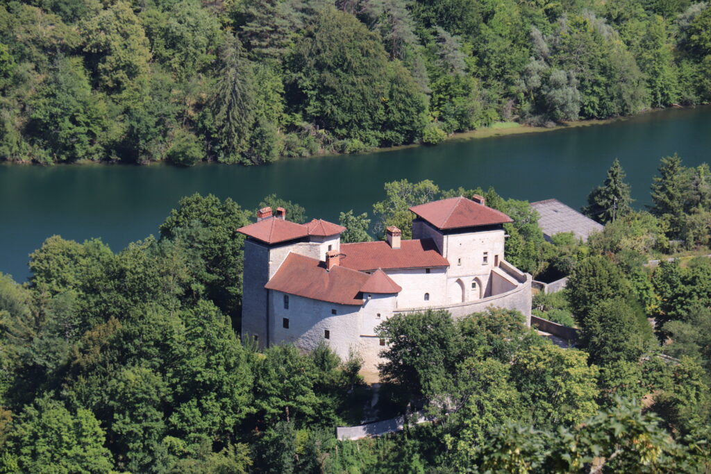 Le Château de Conflans Thoirette-Coisia découvertes