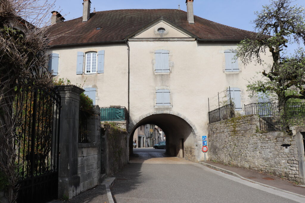 Petites ruelles à visiter à Orgelet dans le Jura.
