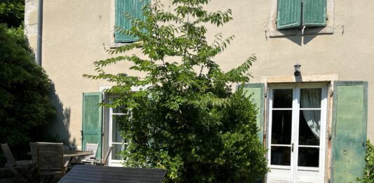 Saint-Claude. Des kits solaires à prix réduit pour produire sa propre électricité Kits solaires Solarcoop