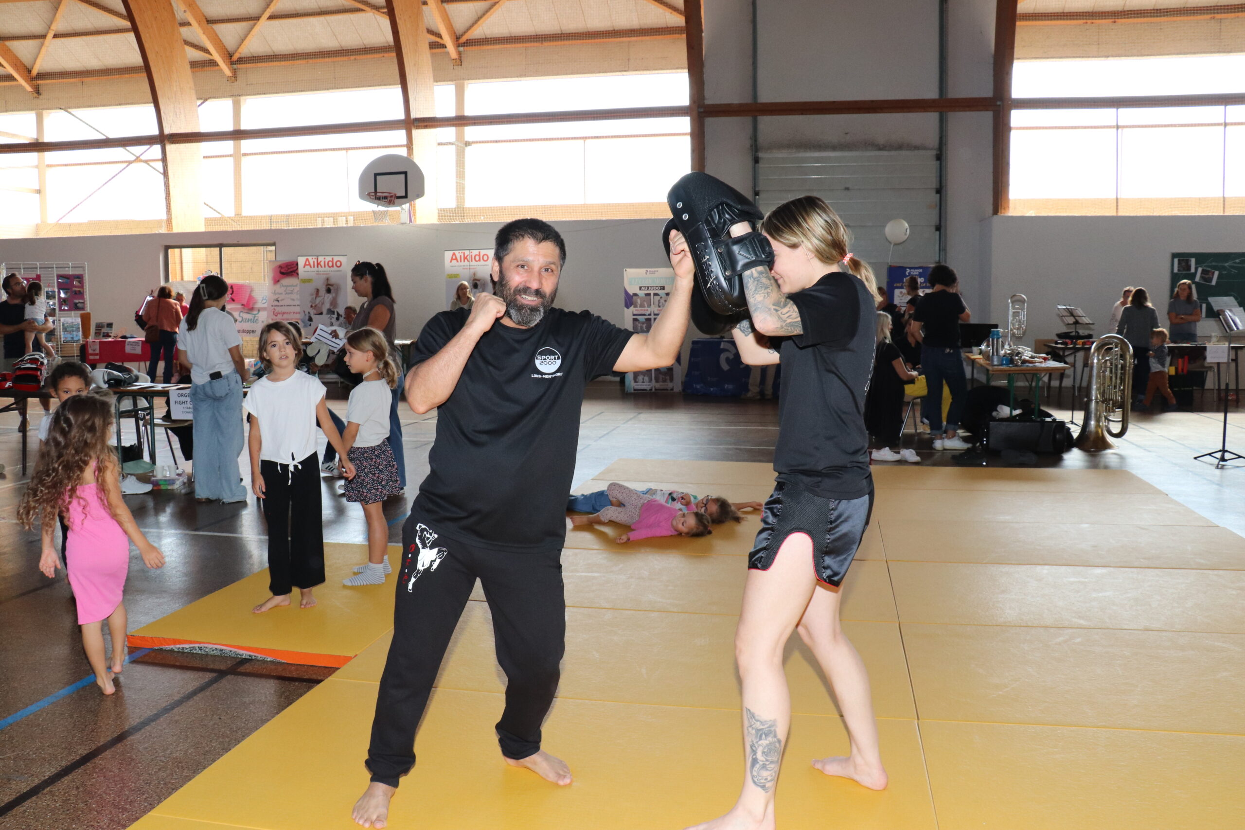 Combattants du Orgelet Fight Club en entraînement
